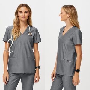 Figs Casma Three-Pocket Scrub Top | Size S